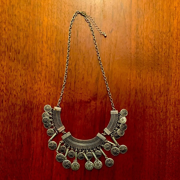 Silver statement necklace - Picture 2 of 3